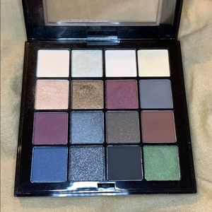NYX Ultimate Shadow Palette In Smokey & Highlight